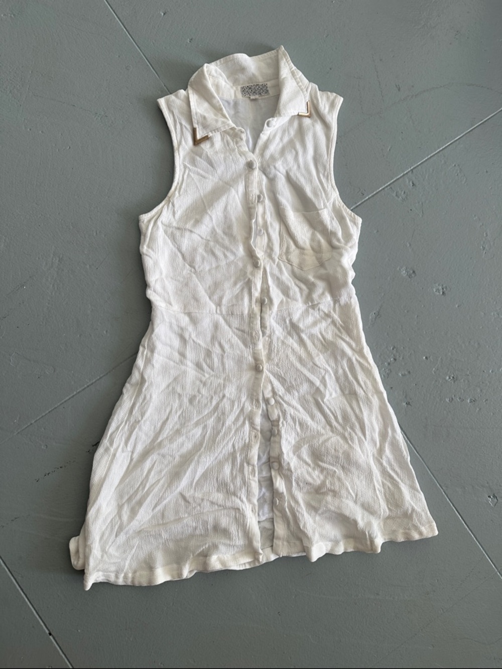 Lucca Couture Sleeveless White Button-Front Tunic